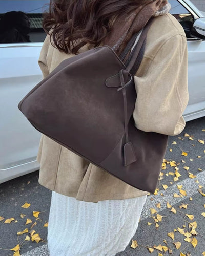 Marta | Stilvolle Begleitung für Beruf & Freizeit